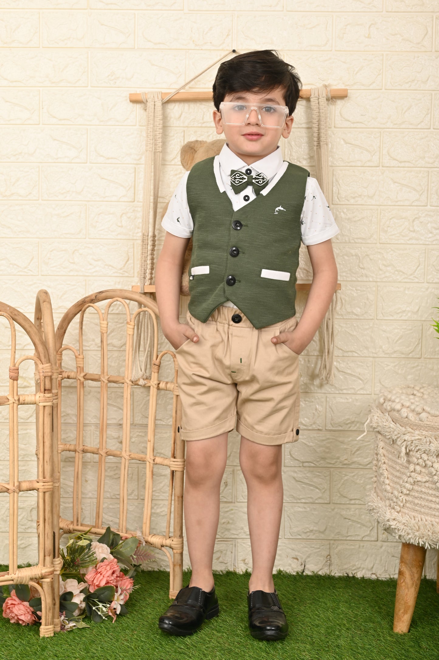 Chic & Smart Waist Coat With a Tie & Short Set